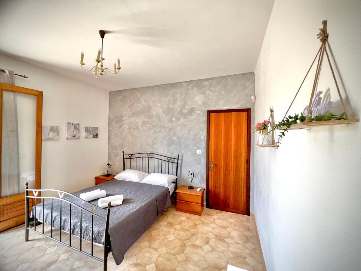 Casa Vacanze "Sautufao" サンタ・ヴェネリーナ エクステリア 写真